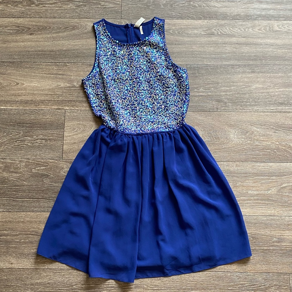 🌺 Blue sequin dress